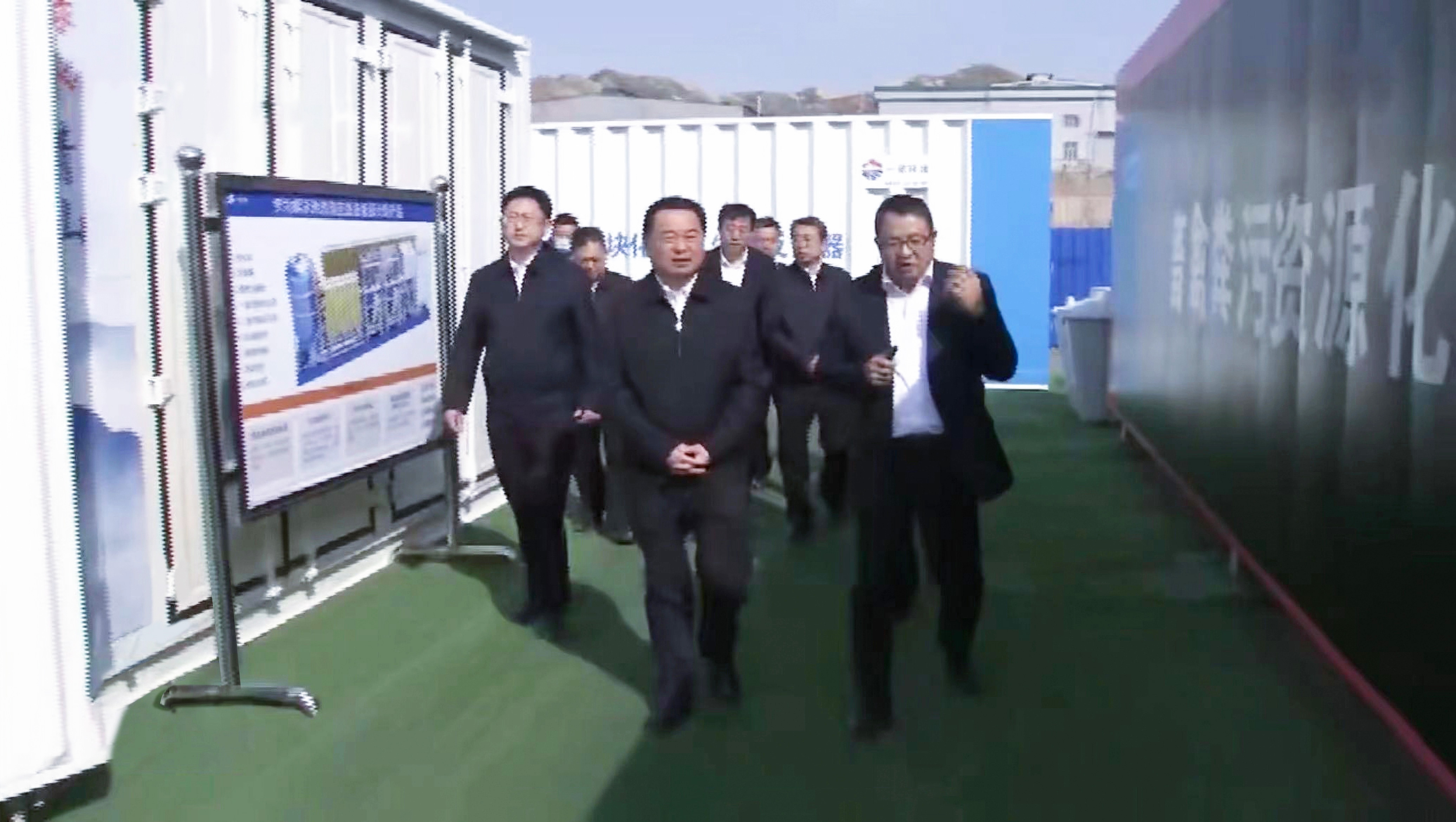 辽宁省省委书记郝鹏到九游会官网在线
调研